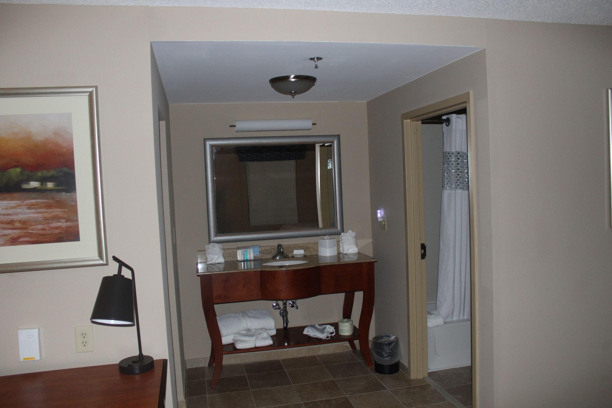 Hampton Inn Gloucester Exterior photo