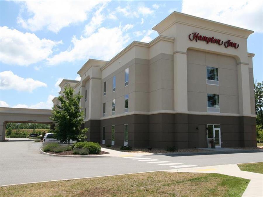 Hampton Inn Gloucester Exterior photo