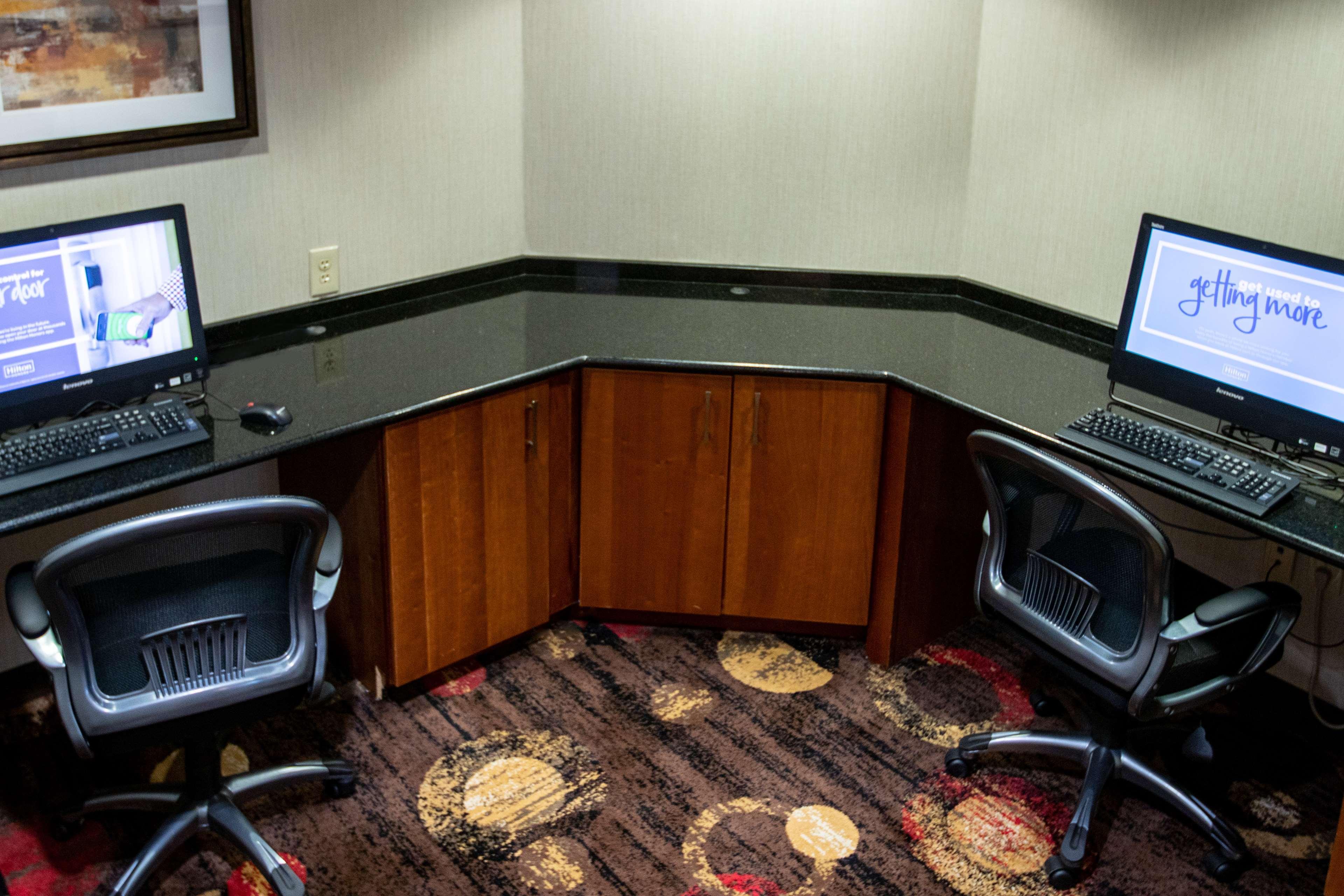 Hampton Inn Gloucester Exterior photo